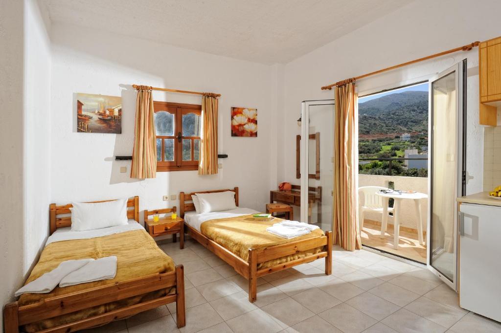 Stelios Aparthotel 3*